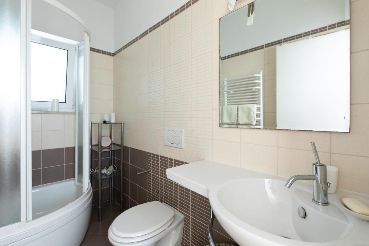 Apartment Portapisana Just 50M From The Beach Krk Town Extérieur photo