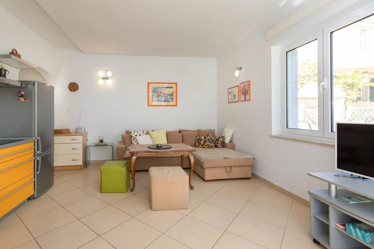 Apartment Portapisana Just 50M From The Beach Krk Town Extérieur photo