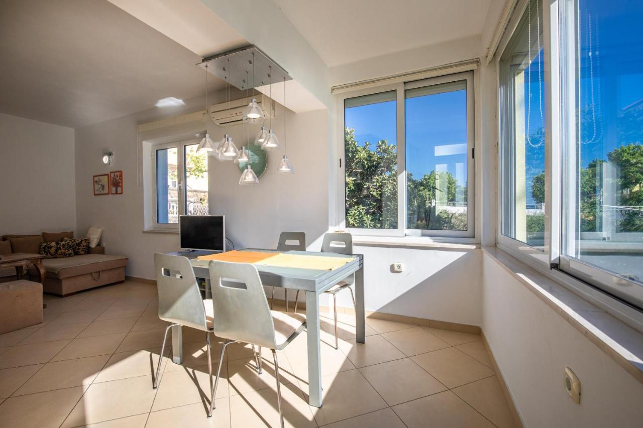 Apartment Portapisana Just 50M From The Beach Krk Town Extérieur photo
